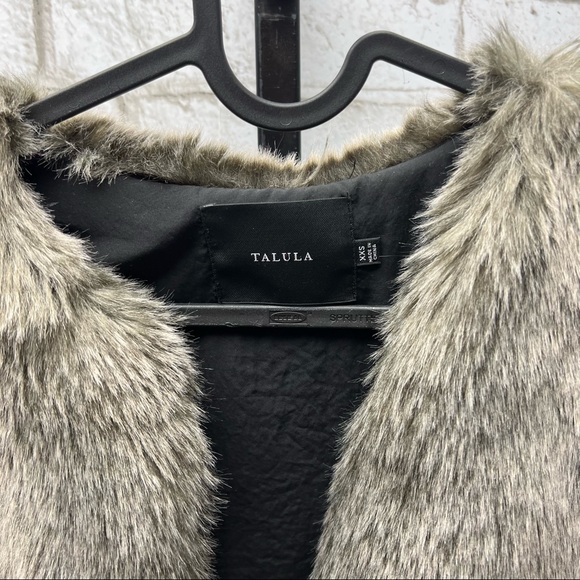 Aritzia Talula XXS Faux Fur brown winter vest - Picture 6 of 6